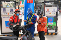 Cần sớm giảm thuế tiêu thụ đặc biệt với xăng