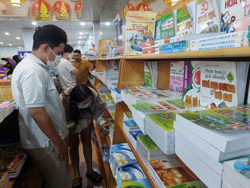 Chấn chỉnh tình trạng lạm thu đầu năm học