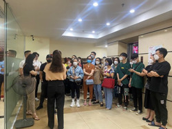 Tại sao các trung tâm tiếng Anh đồng loạt 'biến mất'?