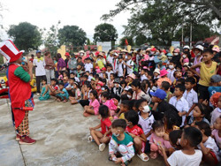 Tặng 400 suất quà Trung thu cho trẻ em Trại phong Ea Na