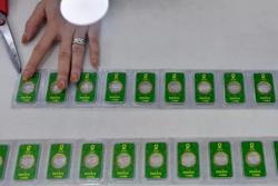 Giá vàng hôm nay 8-9: Bứt phá mạnh mẽ khi USD bị bán tháo