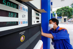 Giá xăng được dự báo giảm nhẹ vào ngày mai