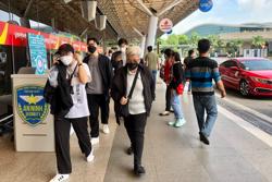 Đông nghịt người về quê đón Tết ở sân bay Tân Sơn Nhất