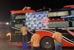 Xe khách giường nằm liên tục bị ném đá trên đường Hồ Chí Minh