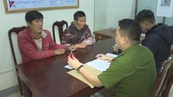 Bắt giữ 2 đối tượng giả danh công an để cướp tài sản