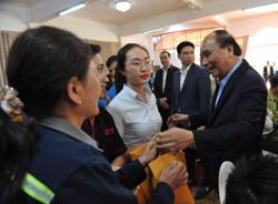 Chủ tịch nước Nguyễn Xuân Phúc: Mỗi công nhân phải tự lực, tự cường, vươn lên mạnh mẽ