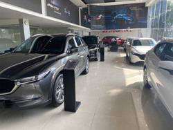 Ôtô giảm giá mạnh vẫn ế ẩm