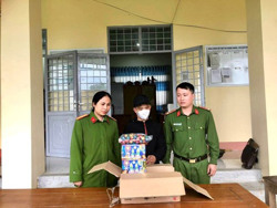 Đắk Lắk: Bắt quả tang đối tượng vận chuyển pháo nổ