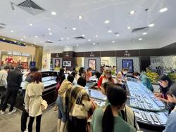 Sát ngày Thần Tài, giá vàng "nhảy múa"