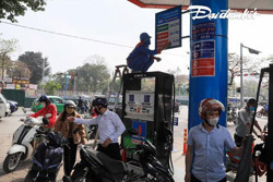 Kỳ điều hành xăng dầu đầu năm 2023, giá xăng có thể tăng vọt