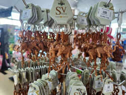 Phát triển du lịch: Đầu tư cho sản phẩm quà lưu niệm