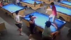 Mâu thuẫn lúc đánh bida, một người bị đâm chết