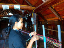 Sống dậy nghề dệt ở Hra Ea Hning