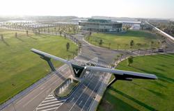 Tỉ phú Phạm Nhật Vượng tiếp tục tặng thêm công ty cho VinFast