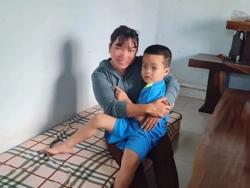 Tìm cha mẹ của cháu bé nói có 1 người đi ô tô chở bỏ bên đường