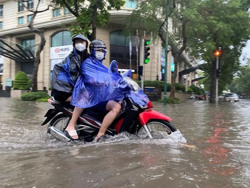 Ngày 13/10, mưa lớn từ Nghệ An đến Quảng Ngãi, đề phòng lũ quét