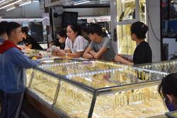 Giá vàng hôm nay 13-10: Vàng thế giới giảm mạnh