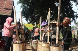 Khai giảng lớp truyền dạy và thực hành nghề làm gốm thủ công của dân tộc M’nông