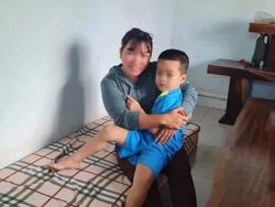 Có người xin nhận lại bé trai 4 tuổi bị bỏ rơi nhưng thông tin "mập mờ"