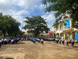 Lùm xùm luân chuyển giáo viên ở Buôn Đôn, có trường gián đoạn dạy Tiếng Anh