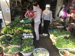 Ngăn hàng hóa tăng theo giá xăng dầu