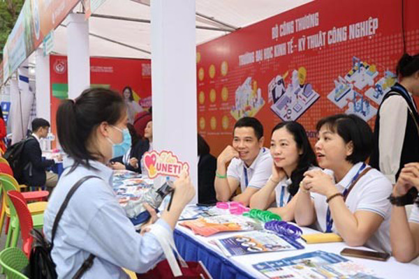 Sinh viên ra trường chật vật xin việc