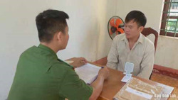 Bắt giữ đối tượng về hành vi cho vay nặng lãi