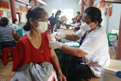 Người mắc COVID-19 không được khám, chữa bệnh miễn phí kể từ ngày 20/10/2023