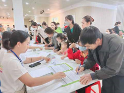 Khám và phẫu thuật miễn phí cho trẻ em bị dị tật bẩm sinh môi, vòm miệng