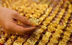 Tháng biến động chưa từng có của giá vàng