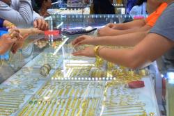 Giá vàng hôm nay 30-10: Vàng SJC, vàng nhẫn cùng giảm mạnh