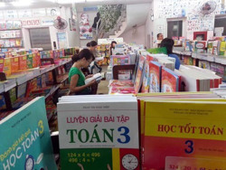 Tránh thương mại hóa việc chọn sách giáo khoa