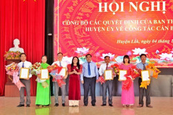Huyện ủy Lắk công bố các quyết định về công tác cán bộ