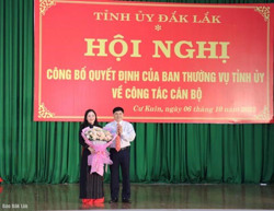 Đồng chí Phúc Bình Niê Kđăm giữ chức vụ Bí thư Huyện ủy Cư Kuin