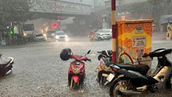 Ngày 1/11, miền Trung và Tây Nguyên nhiều nơi mưa rất to