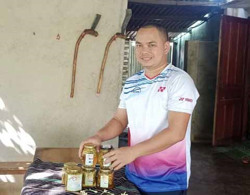 Những người trẻ làm giàu từ đồng đất quê hương