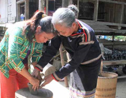 Cơ hội phát triển du lịch cho làng nghề gốm cổ Yang Tao