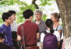 Dạy và học tiếng Anh: Thúc đẩy kỹ năng nghe nói