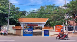 Một trường không nhận hoa ngày 20/11, đề nghị tặng thẻ bảo hiểm y tế cho học sinh nghèo