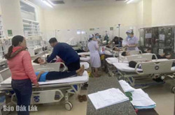 TP. Buôn Ma Thuột: Hàng loạt học sinh nhập viện nghi do ngộ độc thức ăn