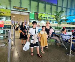 Giá vé máy bay đang tăng