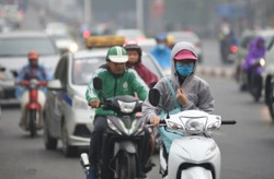 Không khí lạnh tràn về, miền Bắc trời rét, miền Trung mưa to