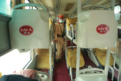 Đề xuất không cải tạo lắp đặt giường nằm loại 2 tầng lên xe chở người