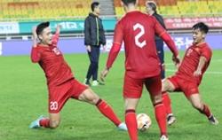 Trung vệ tuyển Việt Nam tự tin thắng chủ nhà Philippines