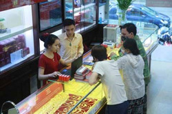 Vàng “dậy sóng”