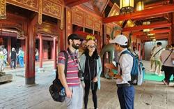 Du lịch "vạ lây" vì giá vé máy bay