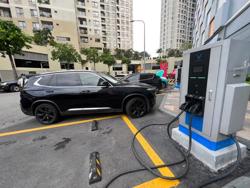 Tìm giải pháp phát triển ô tô điện