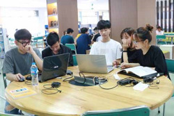 Nhiều sinh viên nghỉ Tết Nguyên đán 2024 kéo dài cả tháng