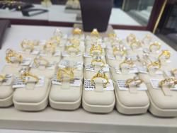 Giá vàng SJC giảm nhỏ giọt, cao hơn thế giới trên 15 triệu đồng/lượng