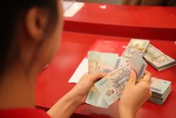 Đồng loạt giảm, lãi suất tiền gửi tại các "ông lớn" ngân hàng còn bao nhiêu?